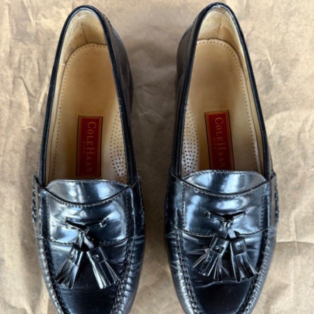 Cole Haan Mens Black Loafer with Tassle detail (Sz 9-12 E)